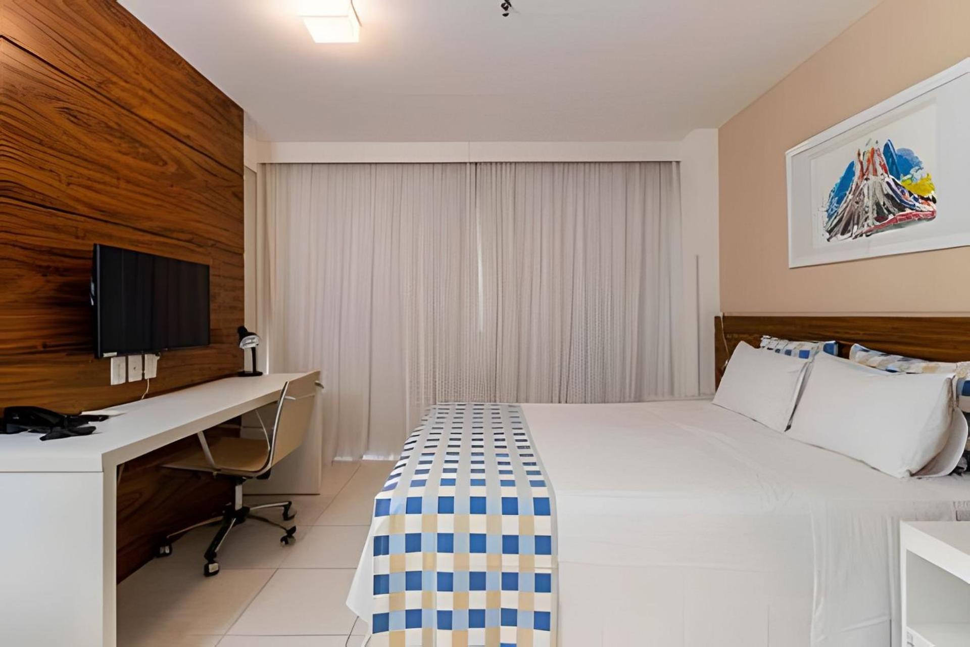 Vision Hotel *